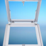 Lichtkuppel 100 x 100 cm mit Gasdruckzylinder und senkrechten Aufsatzkranz